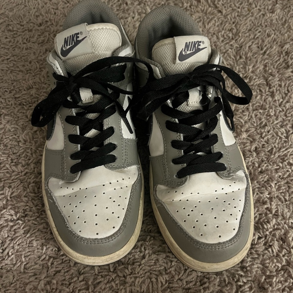 Nike Men's Black, Gray, and White Sneakers